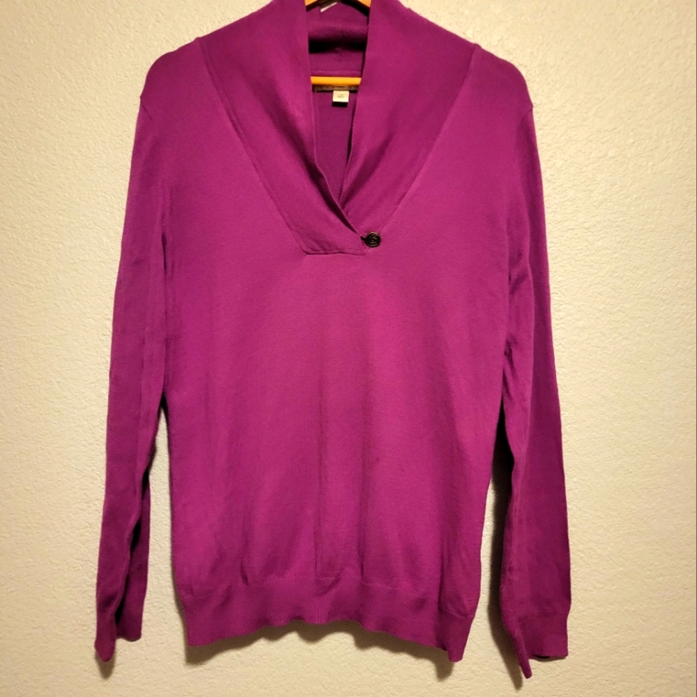 Liz Claiborne New York Purple V neck Cowl Neck Sweater. Size Large.